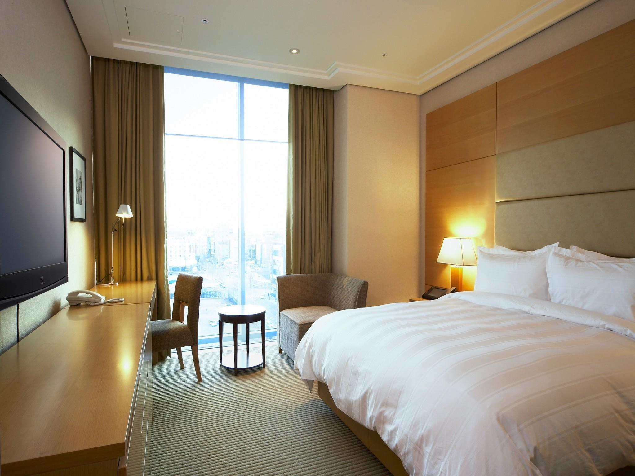Готель Ramada Plaza By Wyndham Gwangju Gwangju Metropolitan City Екстер'єр фото