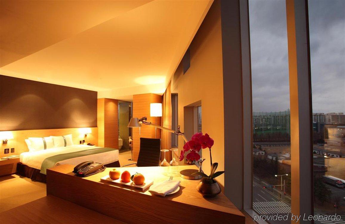 Готель Ramada Plaza By Wyndham Gwangju Gwangju Metropolitan City Екстер'єр фото