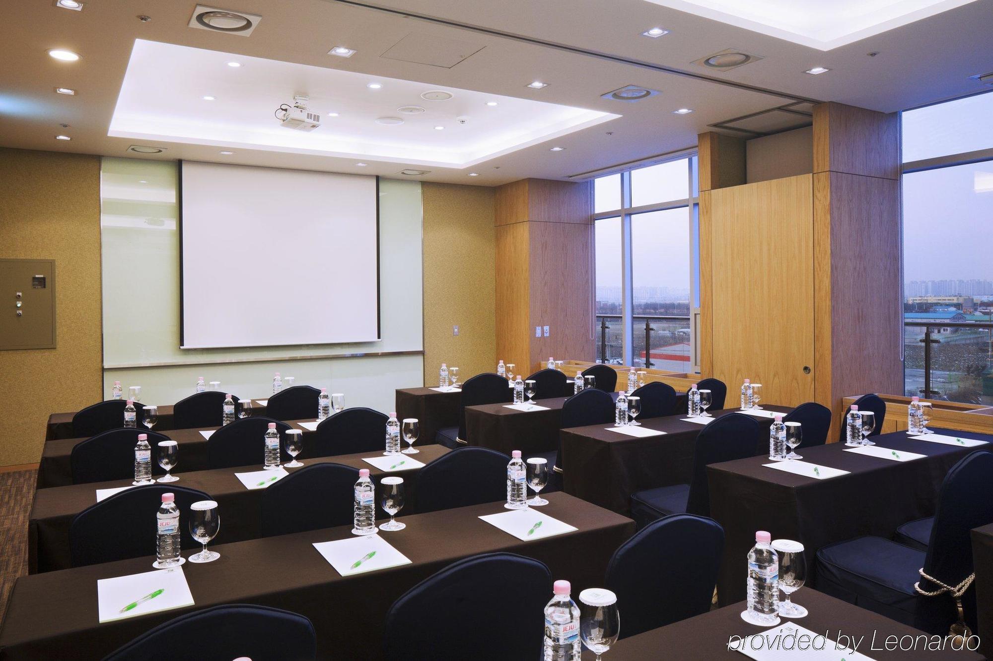 Готель Ramada Plaza By Wyndham Gwangju Gwangju Metropolitan City Екстер'єр фото