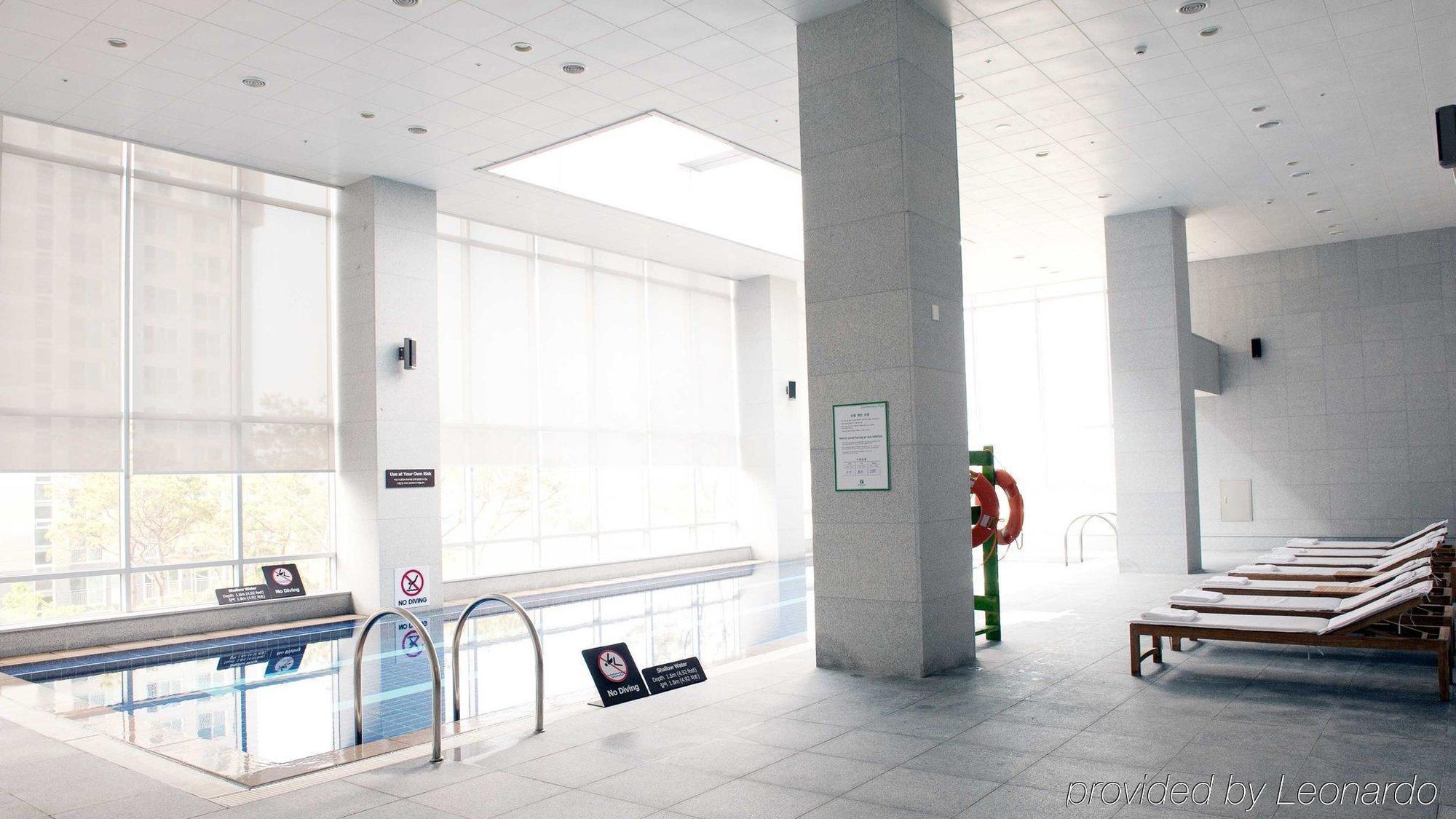 Готель Ramada Plaza By Wyndham Gwangju Gwangju Metropolitan City Екстер'єр фото