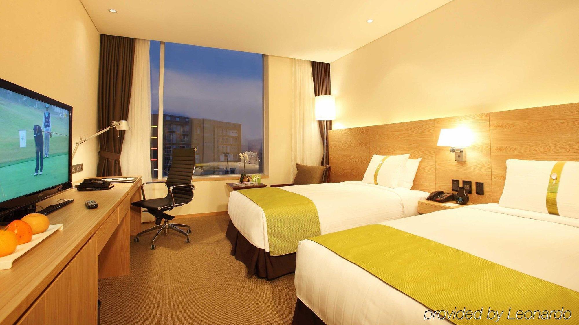 Готель Ramada Plaza By Wyndham Gwangju Gwangju Metropolitan City Екстер'єр фото