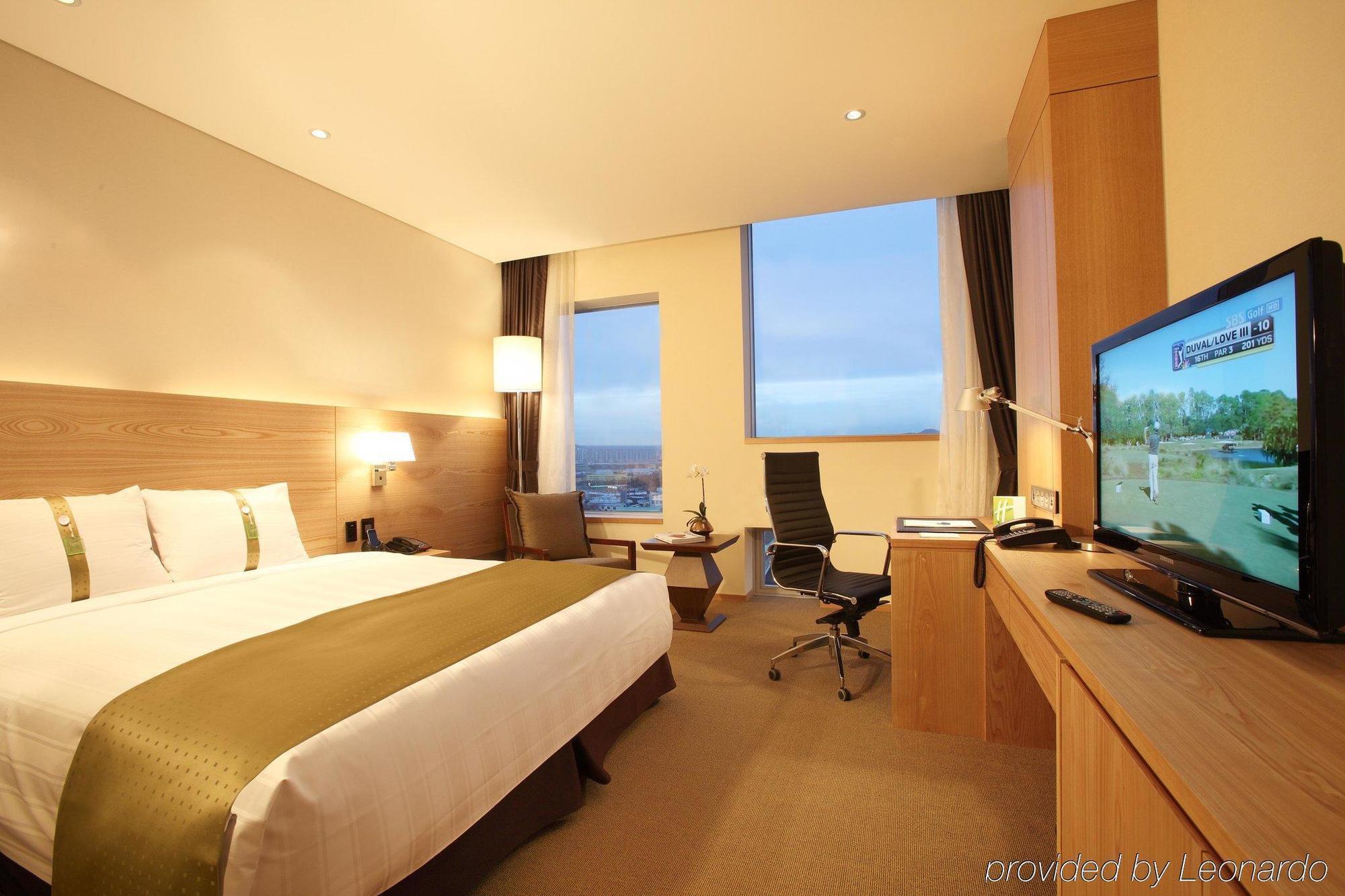 Готель Ramada Plaza By Wyndham Gwangju Gwangju Metropolitan City Екстер'єр фото