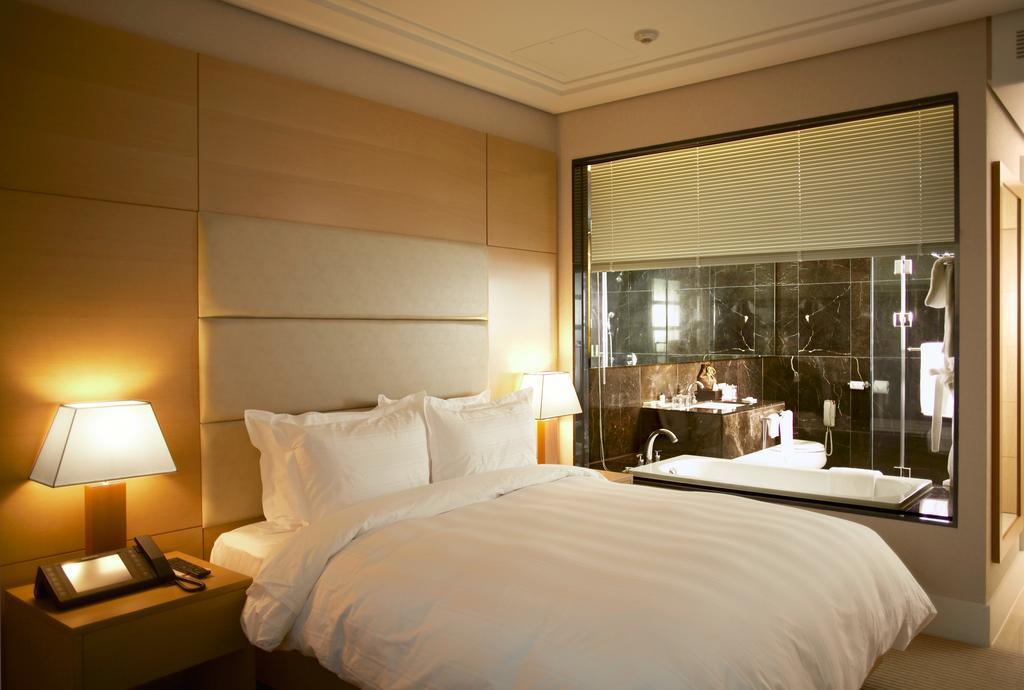 Готель Ramada Plaza By Wyndham Gwangju Gwangju Metropolitan City Екстер'єр фото